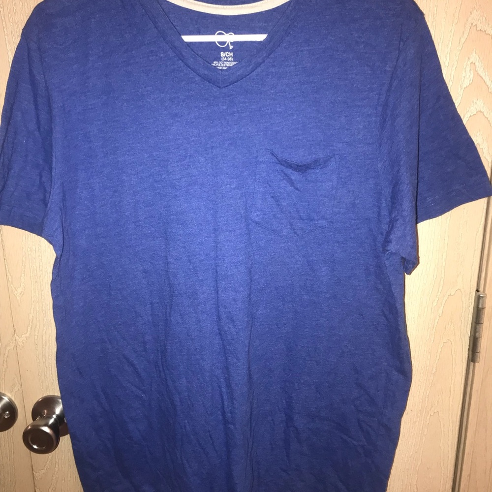 Blue v-neck T-shirt